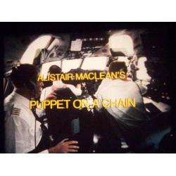 16mm speelfilm-PUPPET ON A CHAIN-1971-nr.63