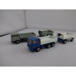 2 vrachtautos met aanhanger MERCEDES van EFSI schaal 1/87