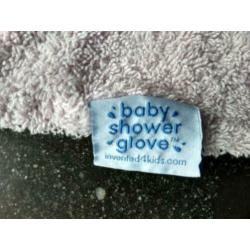 Baby shower glove - lichtroze douche handschoen
