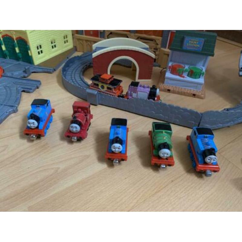Diverse sets Thomas de trein met extra rails