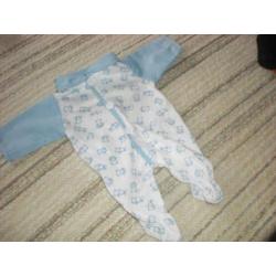 kleertjes voor de kleine baby born 36-38 cm