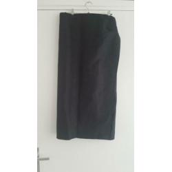 Een lange pauw amsterdam vintage rok met vaste riem maat 3