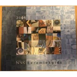 NVK Keramiekgids 2001 met bijbehorende DVD. 12-14cm