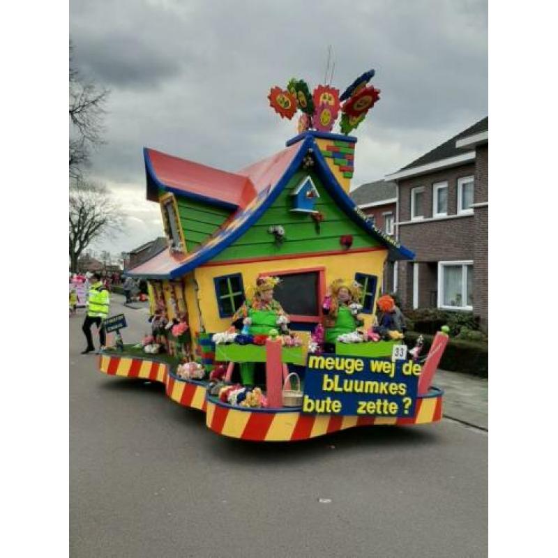 Carnavalswagen carnaval wagen loopgroep carnavalsgroep