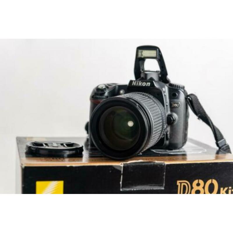 Nikon D80 Kit set met Nixon 18-135 lens