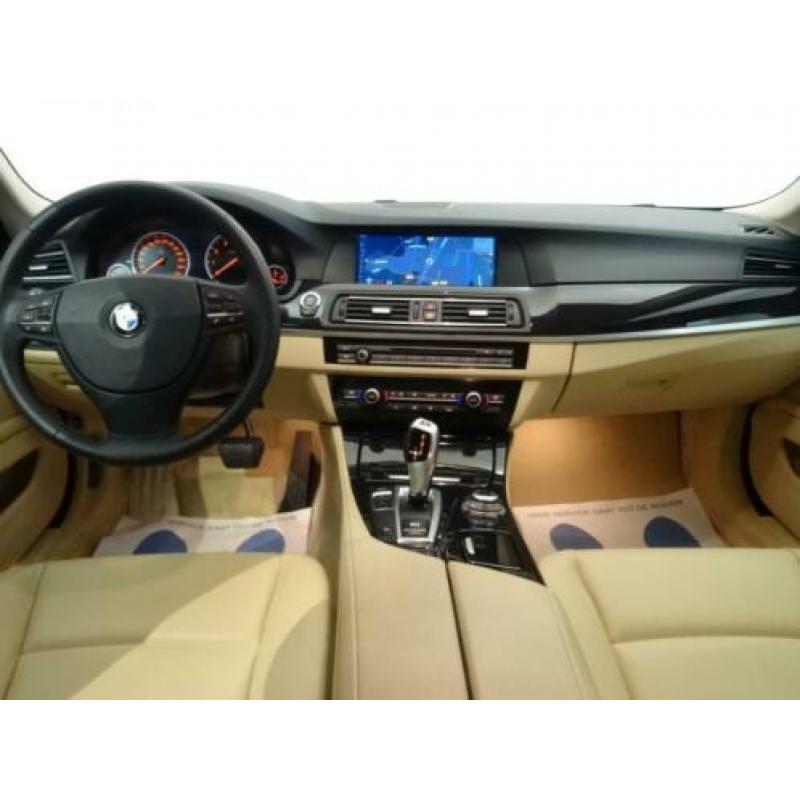 BMW 5 Serie Touring 528I 245pk HIGH EXECUTIVE AUT8 Navi, Lee