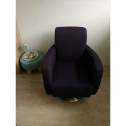 Paarse / aubergine draai fauteuil in Nieuwstraat
