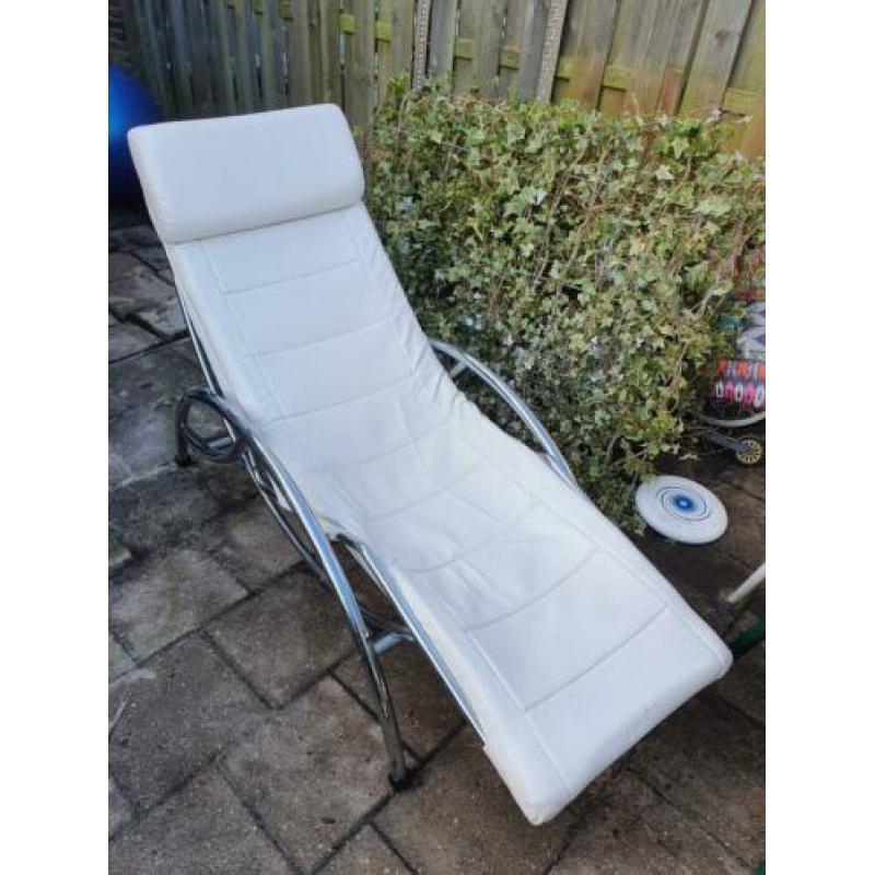 Witte design lounge stoel, kunst leer, tuinstoel