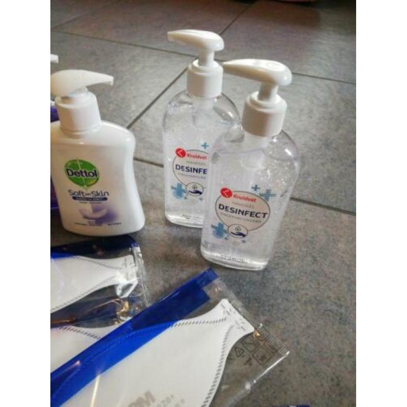 Desinfectie pakket dettol zeep handgel 4 mondmaskers FFp2