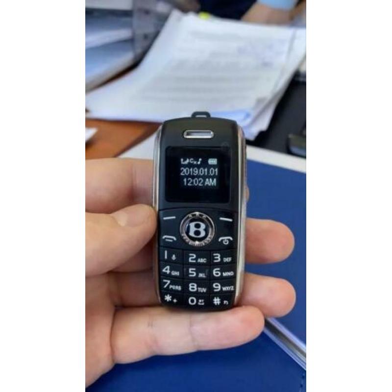 Kleinste GSM ter wereld simlockvrij geen Nokia Samsung iphon