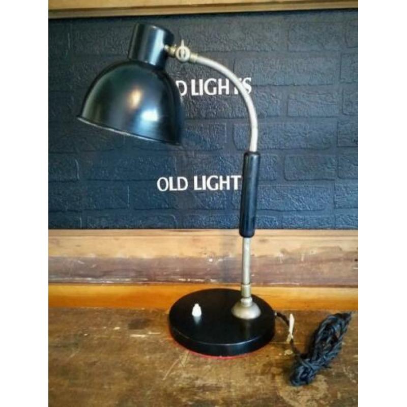 Oude zwarte escolux stijl bureaulamp