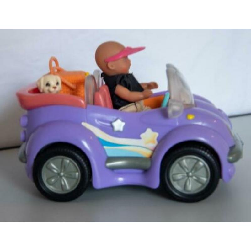 Mini baby born popje in auto met hondje en picknickmand