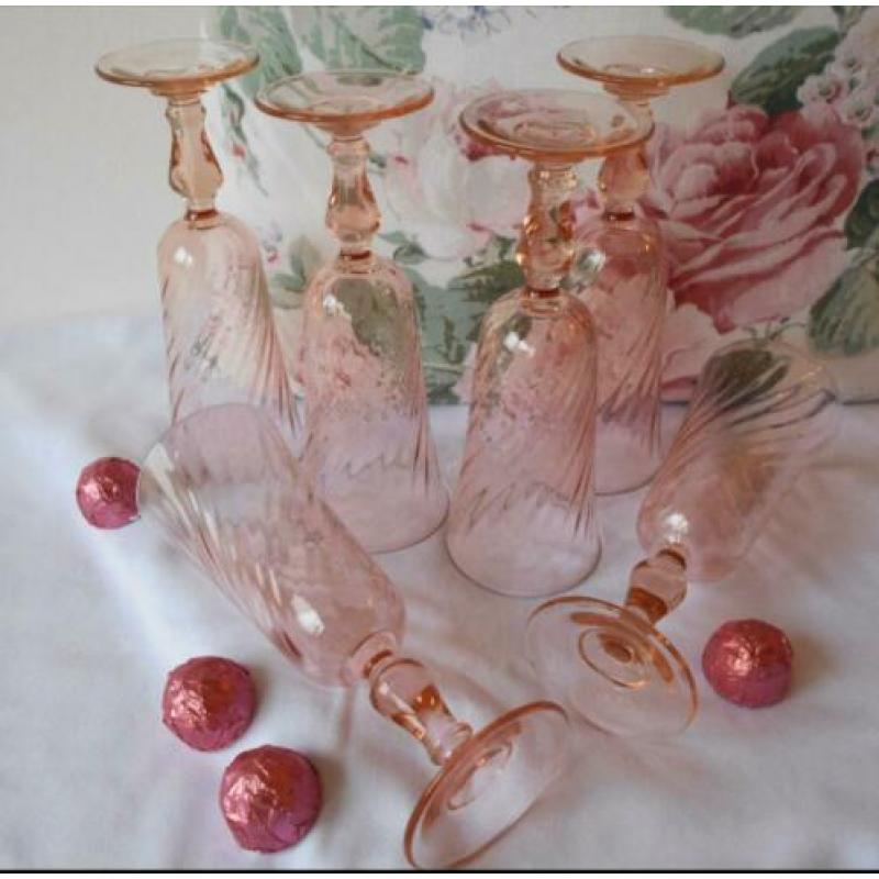 Vintage Arcoroc pink rosaline champagne glazen