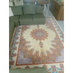 Gloednieuw Perzisch tapijt