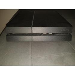 ps4 1tb + 4games + 2controllers