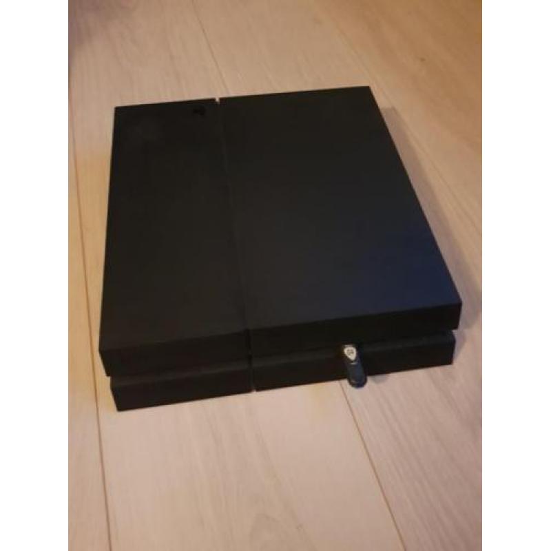 PlayStation 4 1TB met veel accessoires!!